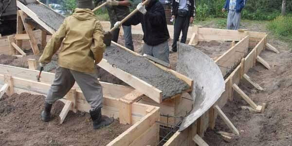 Строительство бетонного желоба