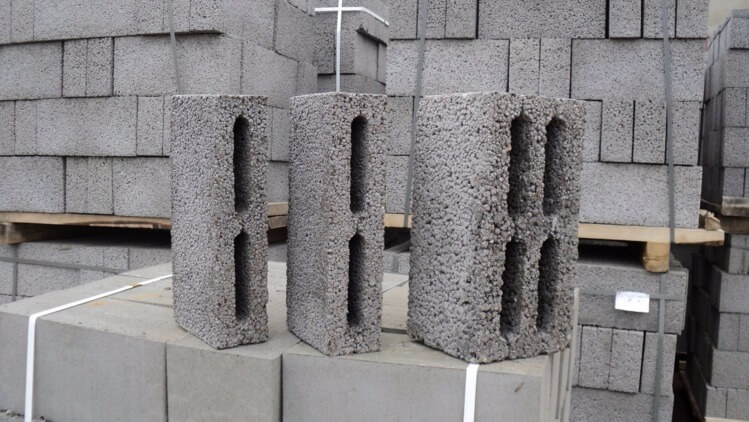 Блоки для стен: характеристики строительного материала и особенности применения (85 фото)